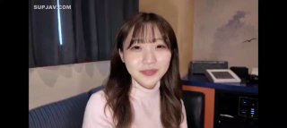 美女就在男朋友傍边被抽插还内射了